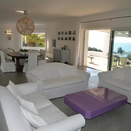 Calipso Villa